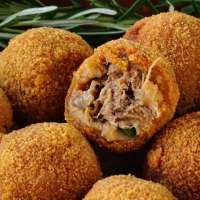 BOLINHO DE COSTELA C/ GORGONZOLA